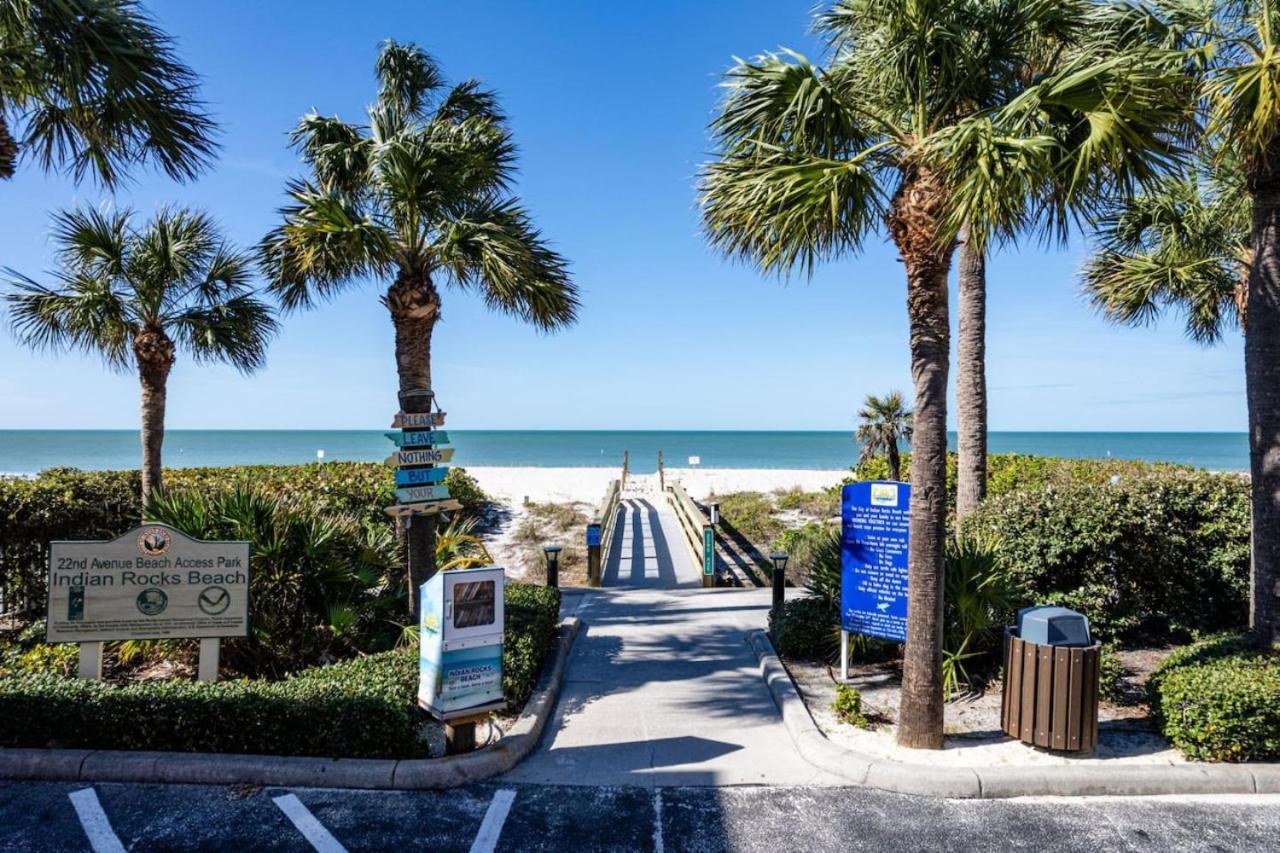 Sea Side 102 Beachfront Sleeps 8 Clearwater Beach Exterior photo
