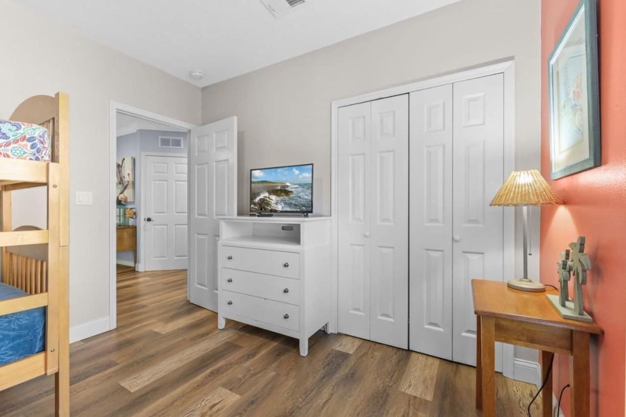 Sea Side 102 Beachfront Sleeps 8 Clearwater Beach Exterior photo